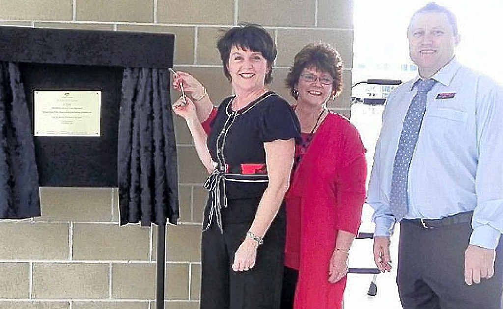 OPEN: Jann Stuckey, Daphne McDonald and principal Stephen Loggie. OPEN: Jann Stuckey, Daphne McDonald and principal Stephen Loggie.